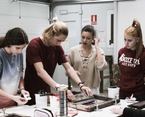 Sesión creativa en grupo en el bachillerato de artes madrid del J. H. Newma